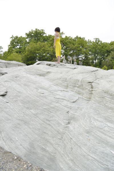 Tachitasa vs Rock Balancing: Standing figure on bedrock 