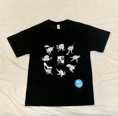 参加アーティストに配られたTシャツ、黒地に白の脳キャラ